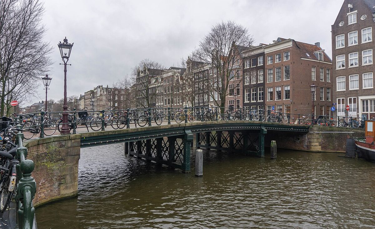 Bicycle Fisherman (Canal Diver)